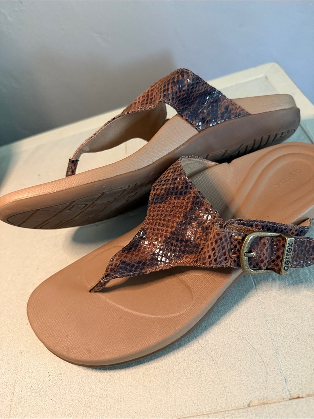 Aetrex Brown Snake-Print Thong Sandals